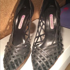 Gloria Vanderbilt leather heels